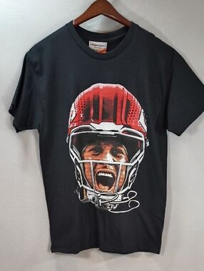 Headgear Classic Men's  Patrick Mahomes , Graphic Design Shirt , NWT Size L